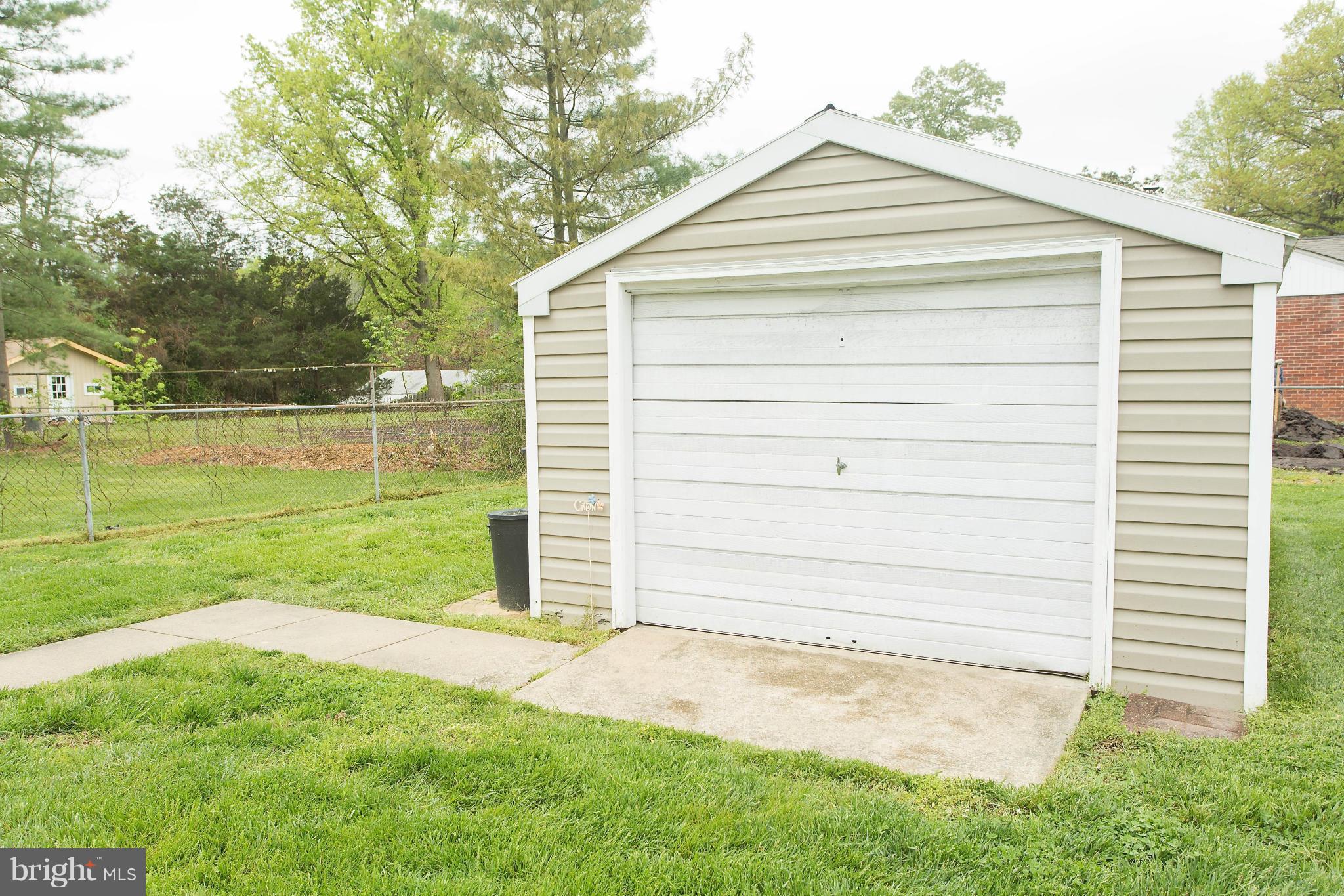 8826 Cooper Road Alexandria, VA 22309 - Photo 26 of 27 Exterior (General)