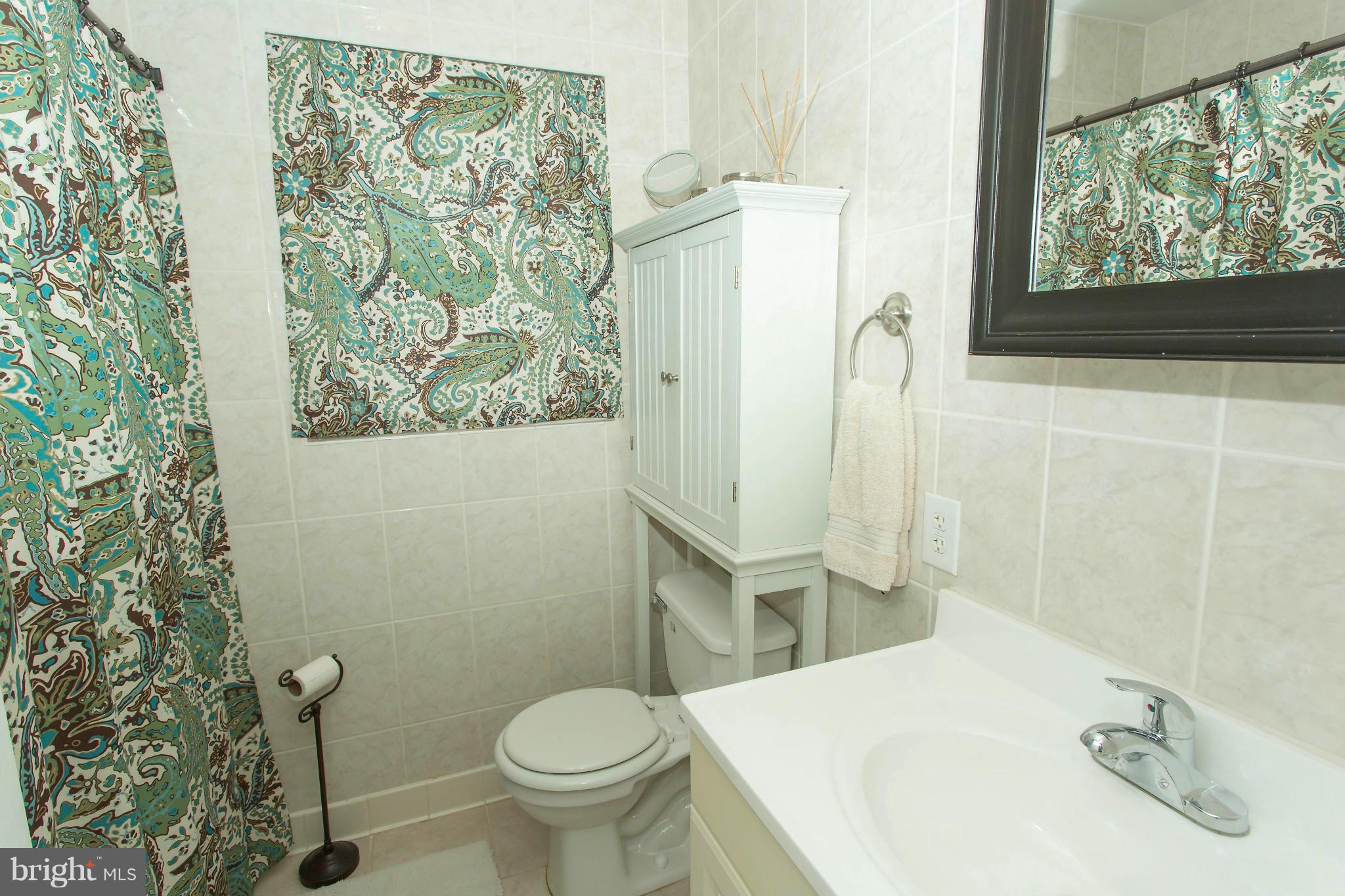 8826 Cooper Road Alexandria, VA 22309 - Photo 10 of 27 Bath
