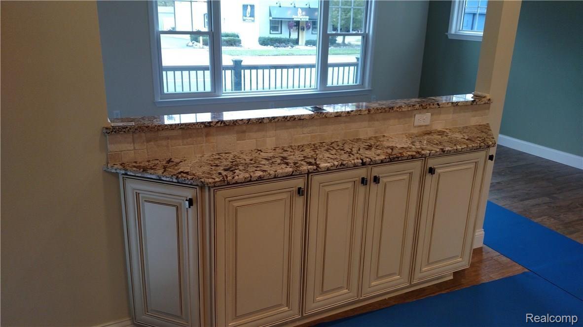 2509 South Rochester Road Royal Oak, MI 48073 - Photo 6 of 36 Built in Kitchen Buffet
