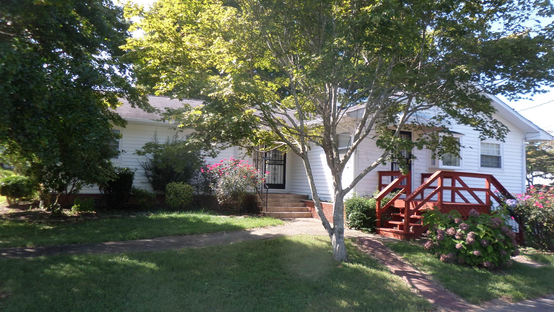 118 East Pasadena Road Oak Ridge, TN 37830 - Photo 1 of 27 118 E Pasadena