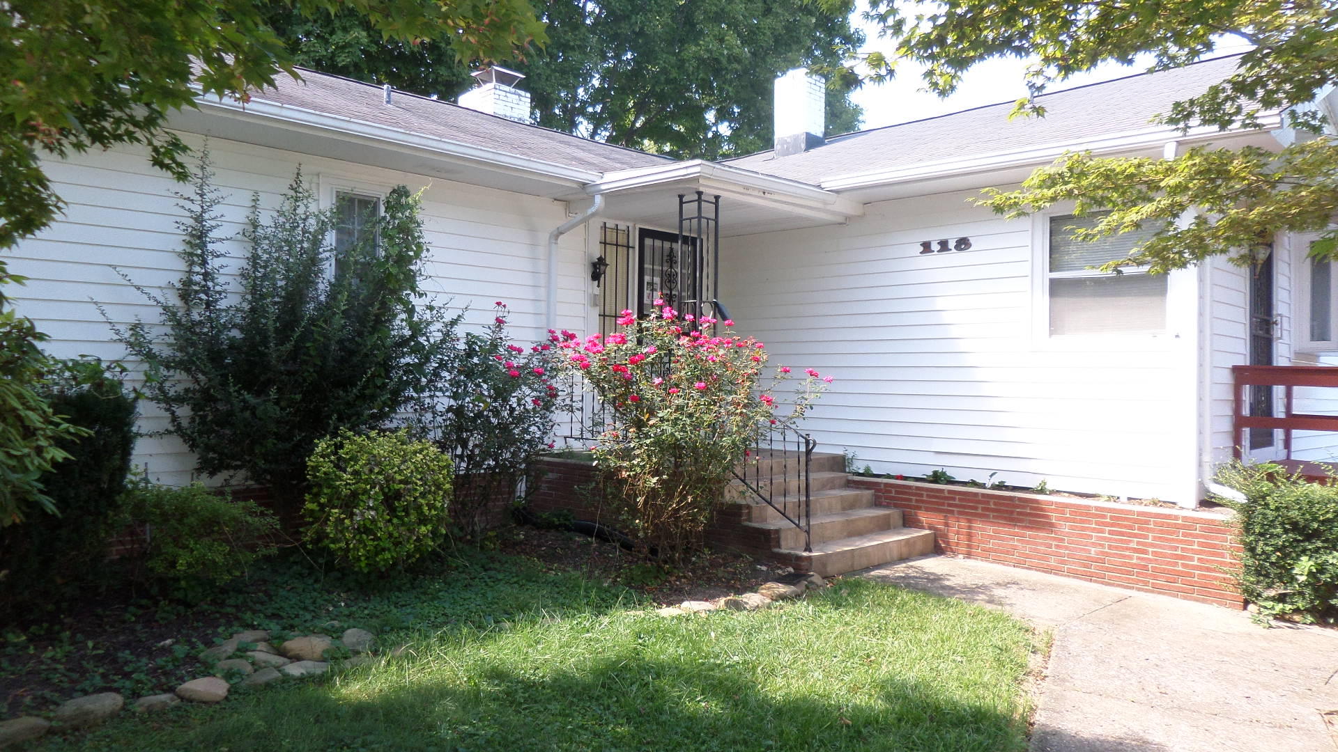 118 East Pasadena Road Oak Ridge, TN 37830 - Photo 2 of 27 Main Entry