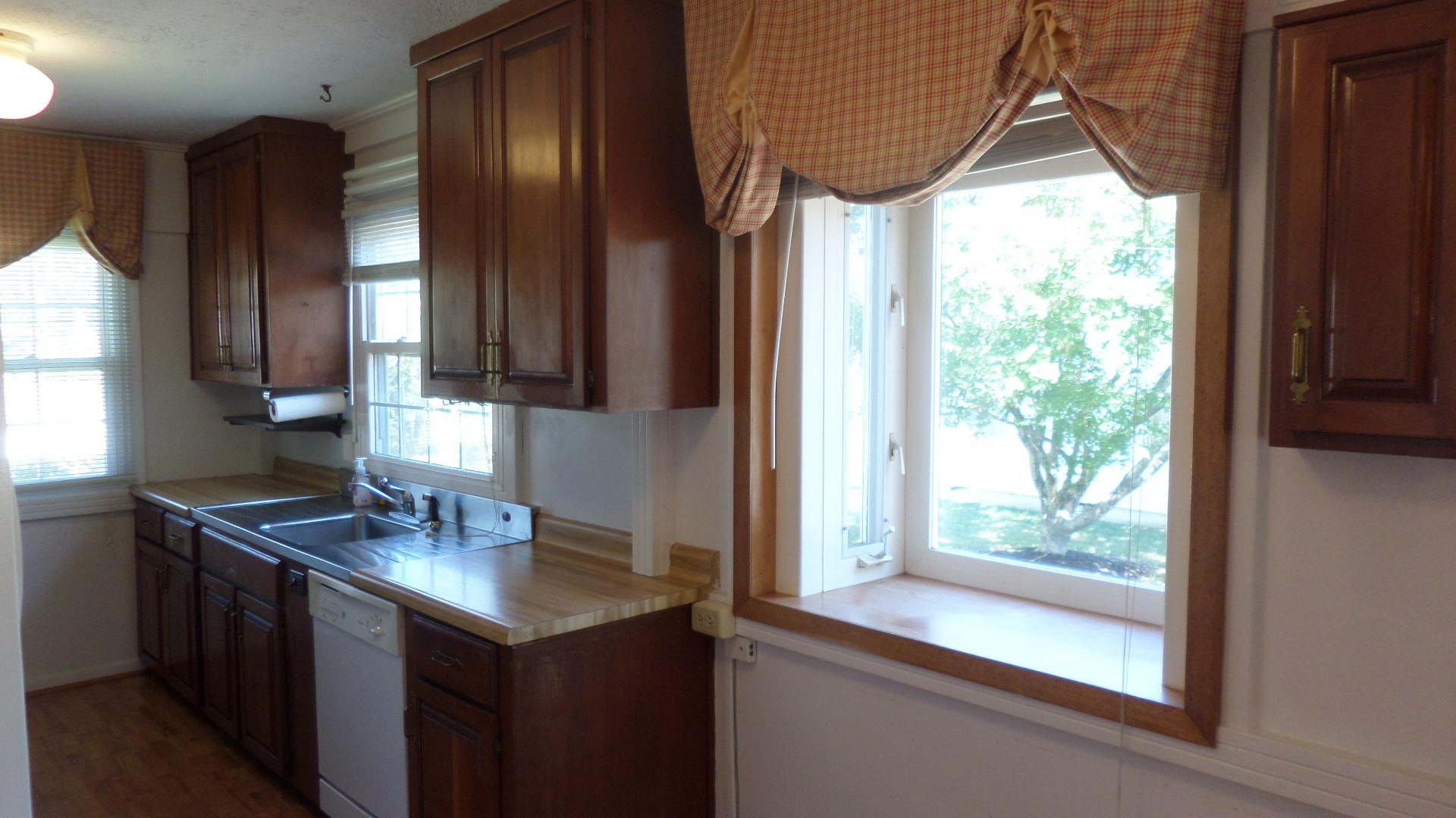 118 East Pasadena Road Oak Ridge, TN 37830 - Photo 3 of 27 Kitchen
