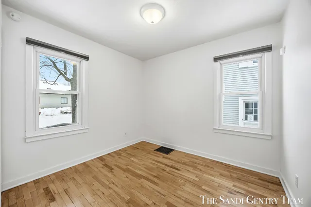 $309,900 | 803 South Griffin Street, Grand Haven, MI 49417