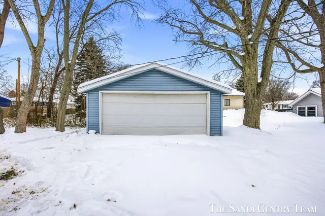 $309,900 | 803 South Griffin Street, Grand Haven, MI 49417