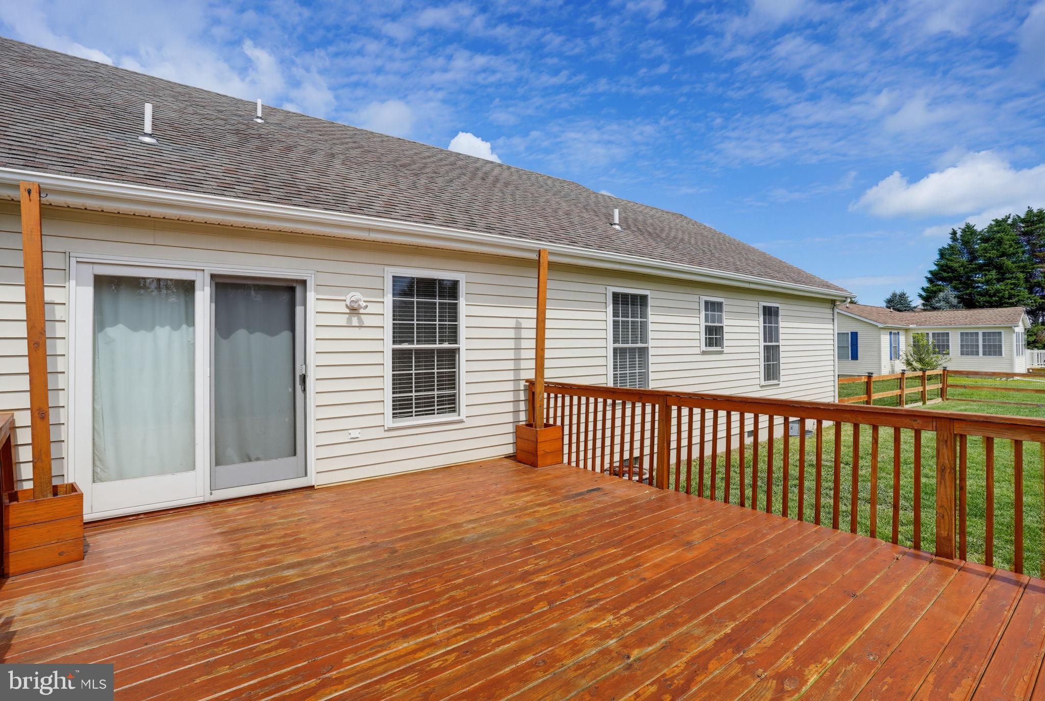 106 Falls Road Milton, DE 19968 - Photo 20 of 44 Rear deck