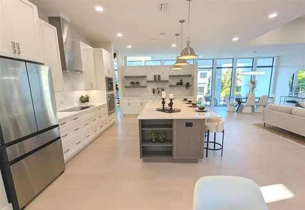 $2,549,000 | 2110 Michele Drive, Sarasota, FL 34231