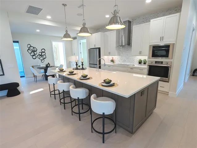 $2,690,000 | 2110 Michele Drive, Sarasota, FL 34231