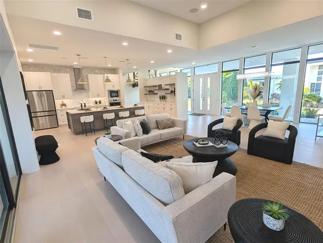 $2,690,000 | 2110 Michele Drive, Sarasota, FL 34231