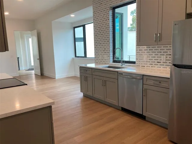 $2,690,000 | 2110 Michele Drive, Sarasota, FL 34231