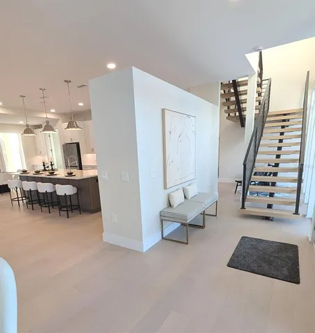 $2,690,000 | 2110 Michele Drive, Sarasota, FL 34231