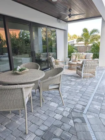 $2,549,000 | 2110 Michele Drive, Sarasota, FL 34231
