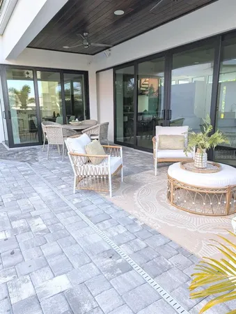 $2,549,000 | 2110 Michele Drive, Sarasota, FL 34231