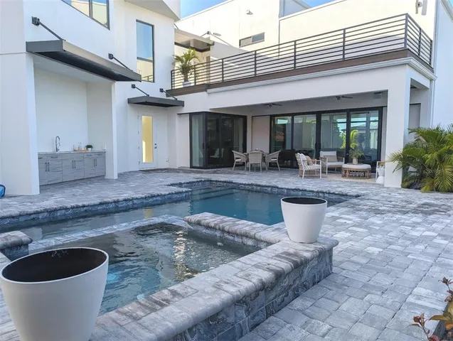 $2,690,000 | 2110 Michele Drive, Sarasota, FL 34231