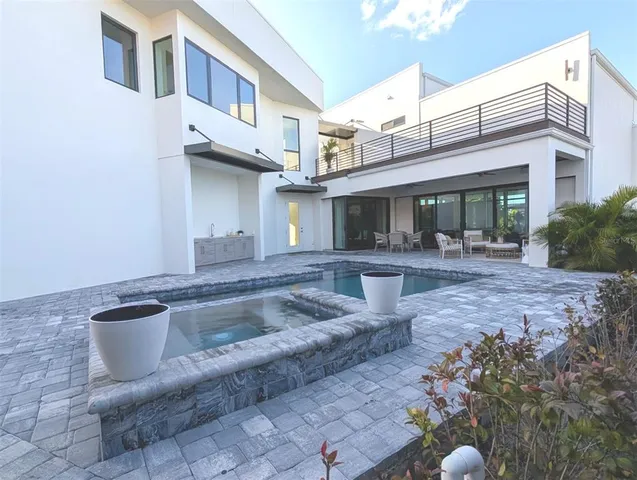 $2,690,000 | 2110 Michele Drive, Sarasota, FL 34231