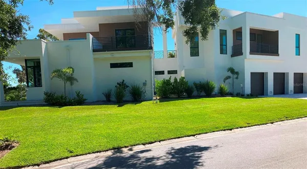 $2,549,000 | 2110 Michele Drive, Sarasota, FL 34231