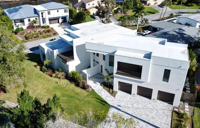 $2,690,000 | 2110 Michele Drive, Sarasota, FL 34231