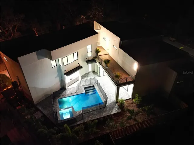 $2,690,000 | 2110 Michele Drive, Sarasota, FL 34231