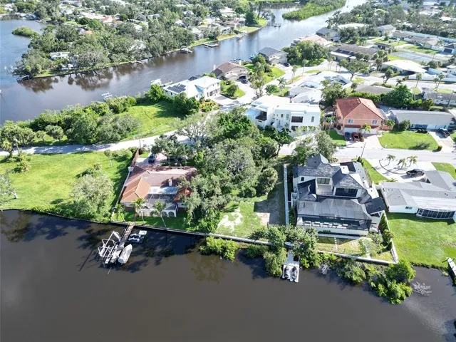 $2,690,000 | 2110 Michele Drive, Sarasota, FL 34231