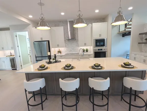 $2,549,000 | 2110 Michele Drive, Sarasota, FL 34231