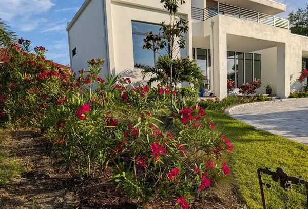 $2,549,000 | 2110 Michele Drive, Sarasota, FL 34231