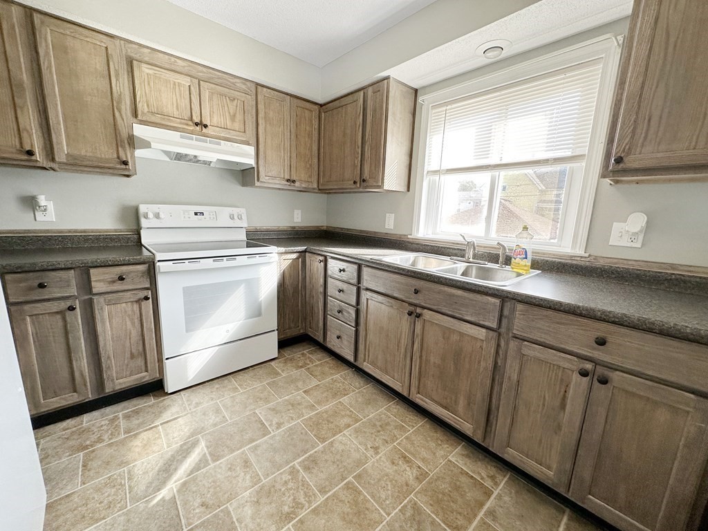 712-722 Eastern Avenue Fall River, MA 02723 - Photo 16 of 30