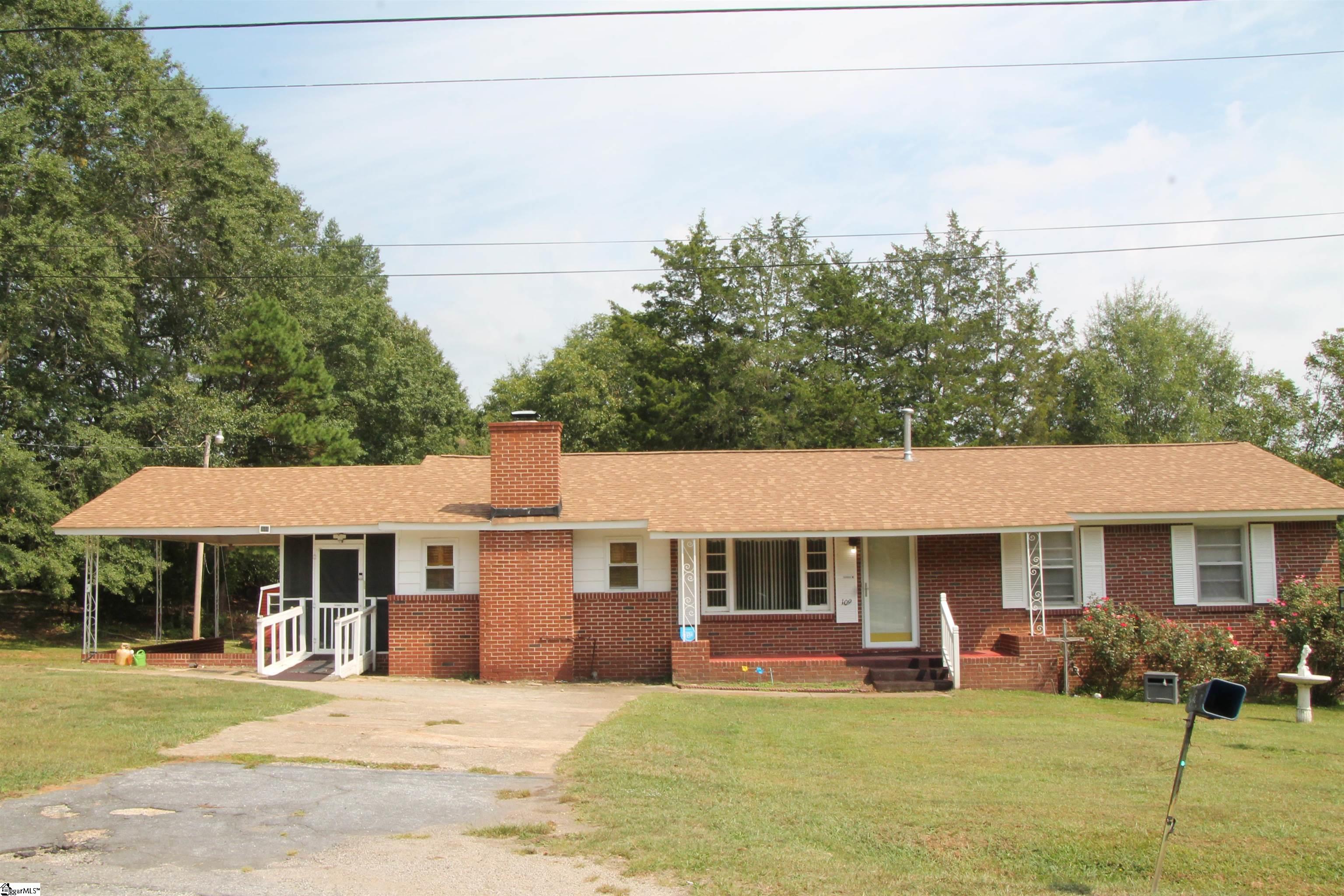 109 Riddle Street Laurens, SC 29360 - Photo 1 of 23 Gallery Image 1