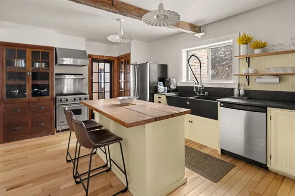 $825,000 | 406 Maple Street, Stowe, VT 05672