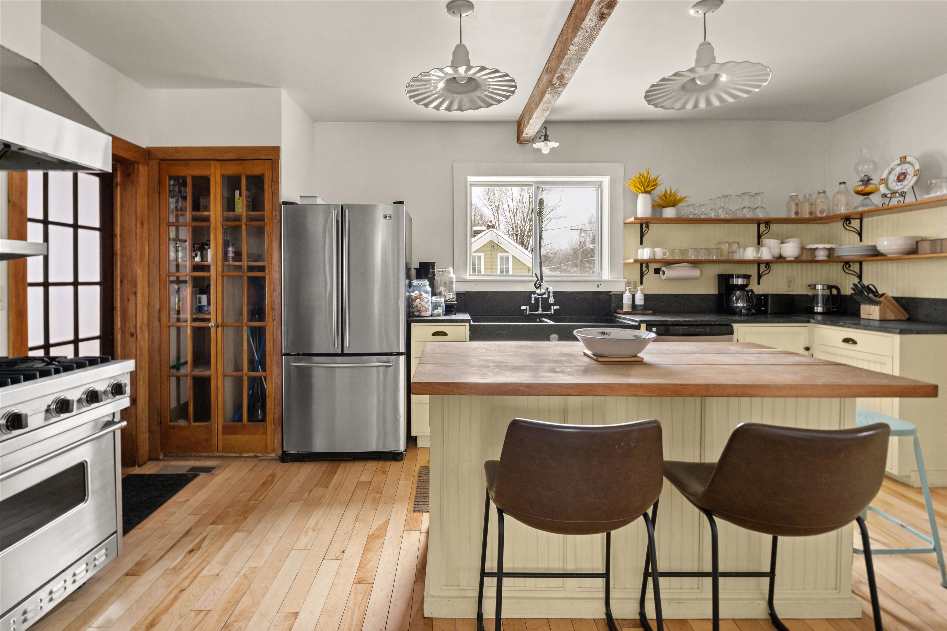 406 Maple Street Stowe, VT 05672 - Photo 7 of 26