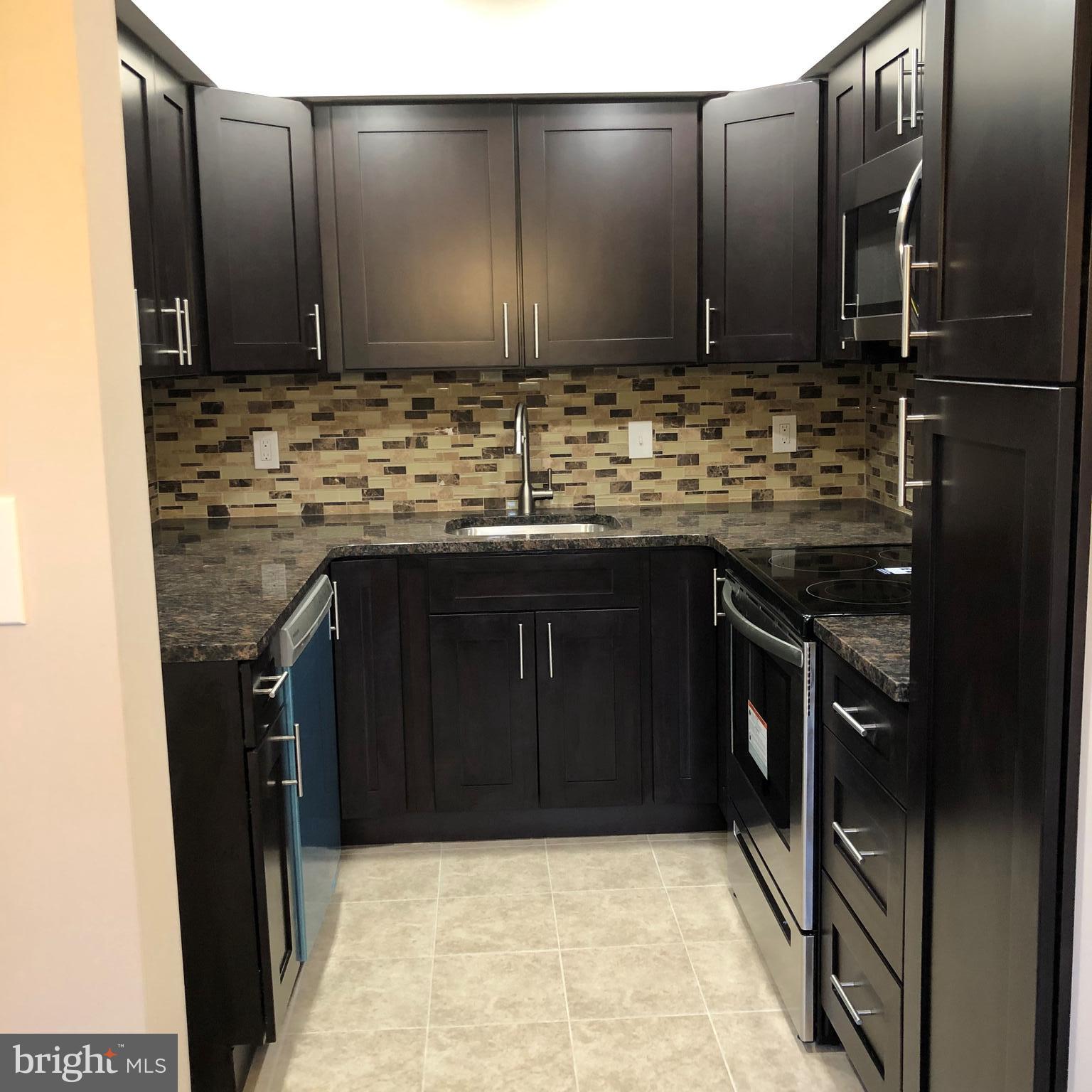 711 Yardley Commons Yardley, PA 19067 - Photo 2 of 9 Kitchen