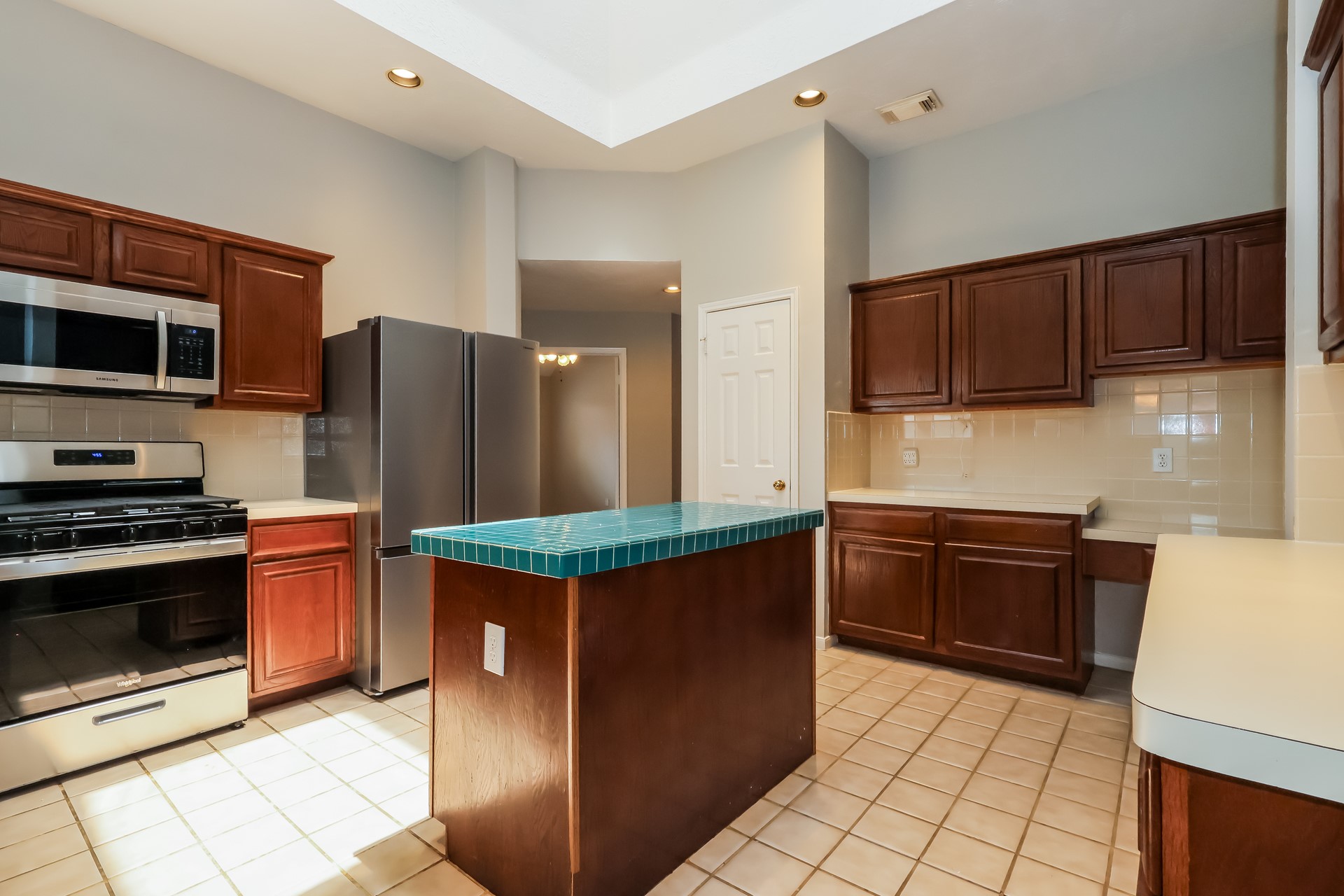 2115 Mercoal Drive Spring, TX 77386 - Photo 9 of 18