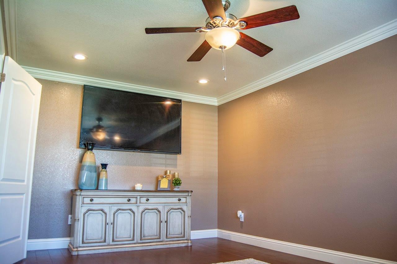 1259 West Eymann Avenue Reedley, CA 93654 - Photo 4 of 24 Gallery Image 4