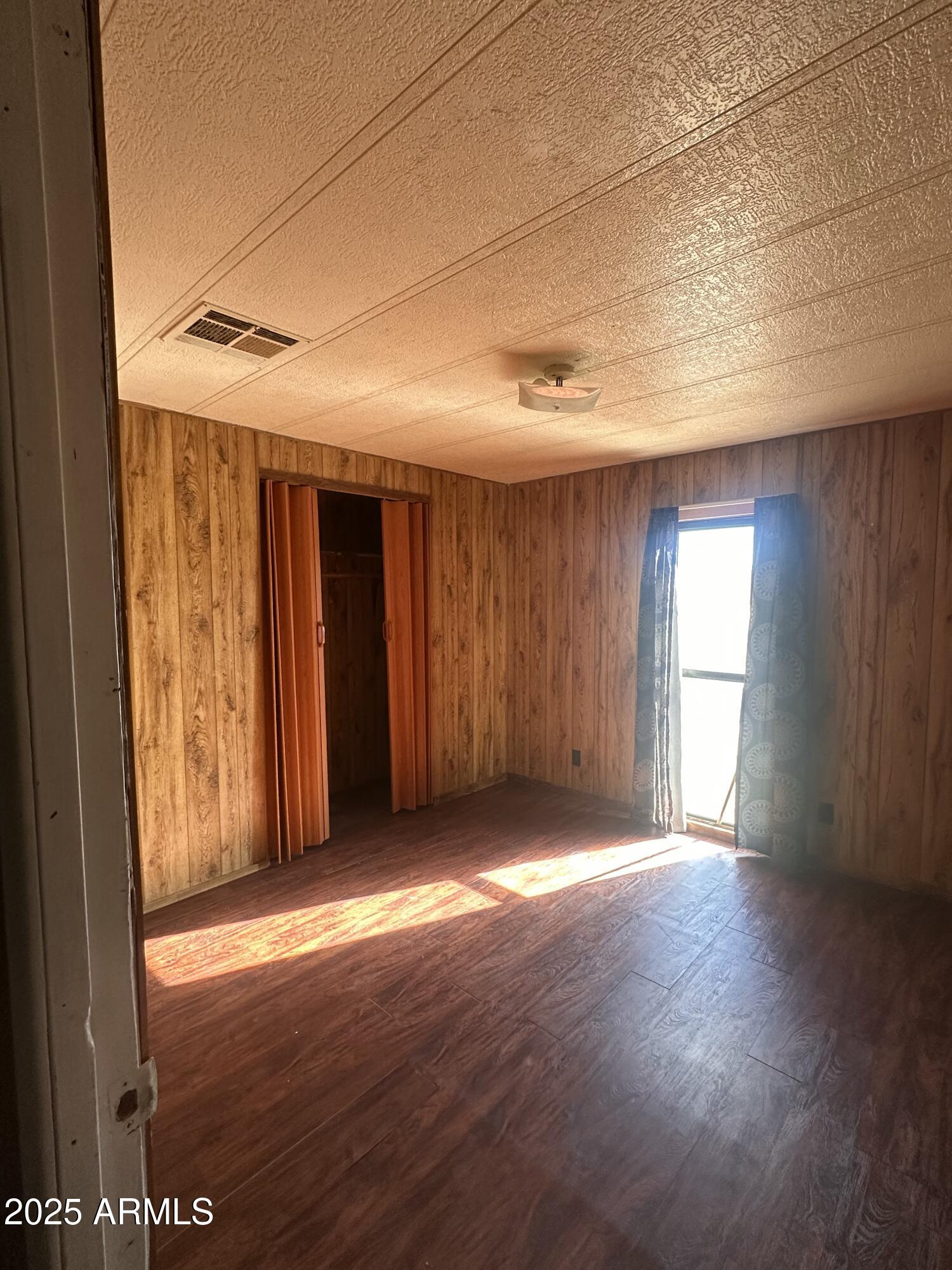 3280 East Maybe Manana Way Rimrock, AZ 86335 - Photo 12 of 16 2nd bedroom