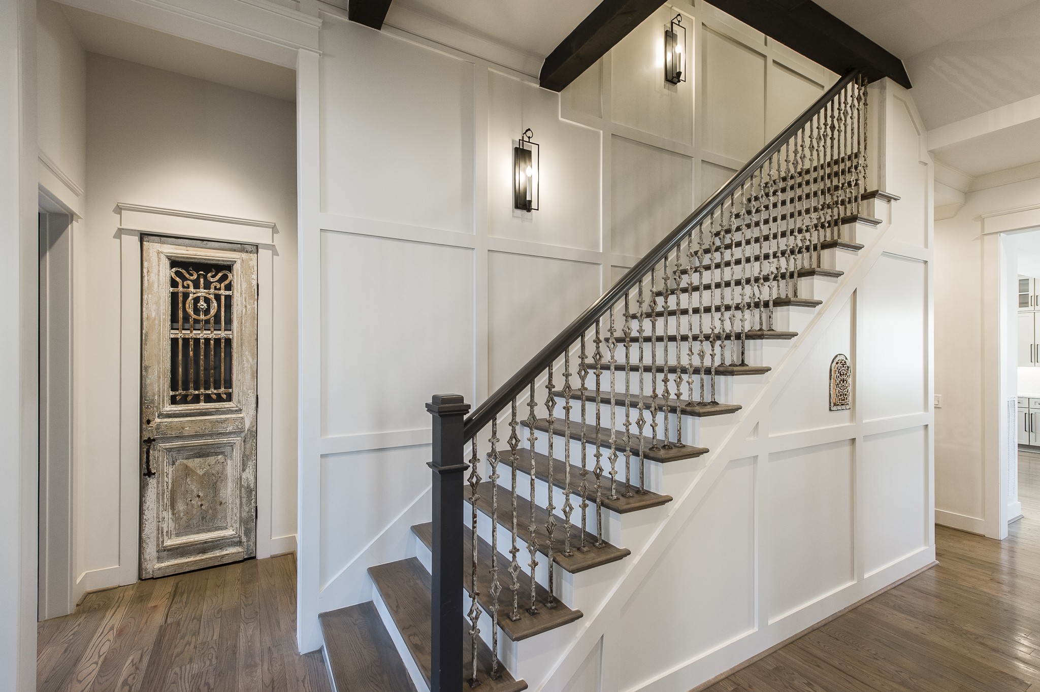 1132 Glenwood Avenue Nashville, TN 37204 - Photo 26 of 61 a view of entryway and hall with wooden floor