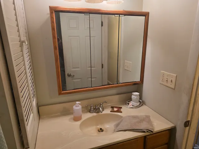 $164,900 | 8255 South 900 West, San Pierre, IN 46374