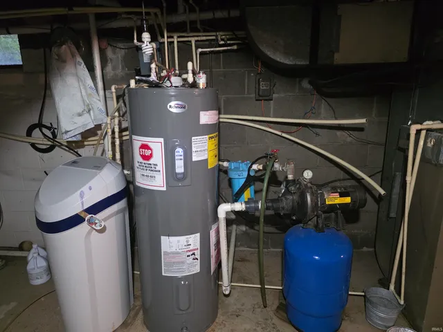 $164,900 | 8255 South 900 West, San Pierre, IN 46374