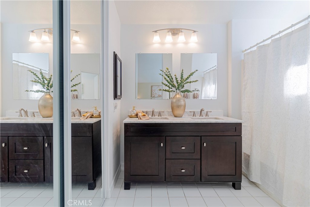 5689 Applecross Drive Riverside, CA 92507 - Photo 29 of 39 Primary Bathroom