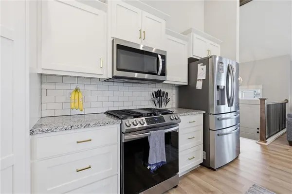 $384,900 | 20705 Copper Creek Drive, Peculiar, MO 64078