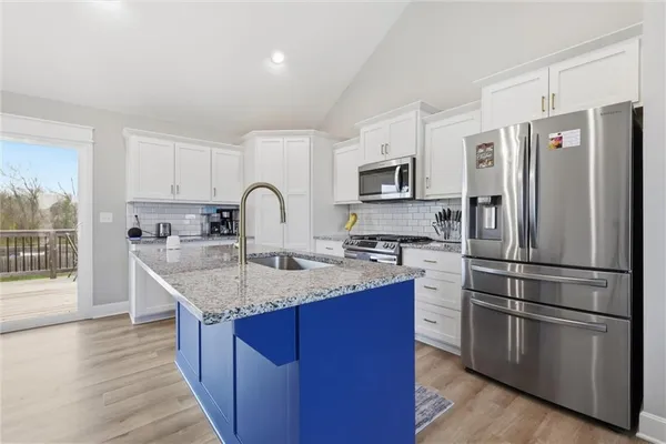 $384,900 | 20705 Copper Creek Drive, Peculiar, MO 64078