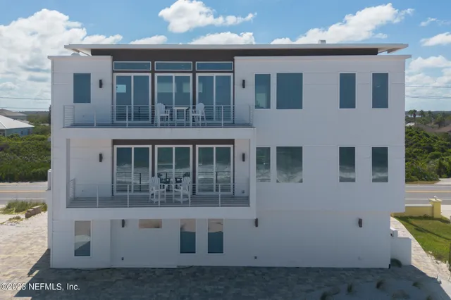 a view of entryway and hall