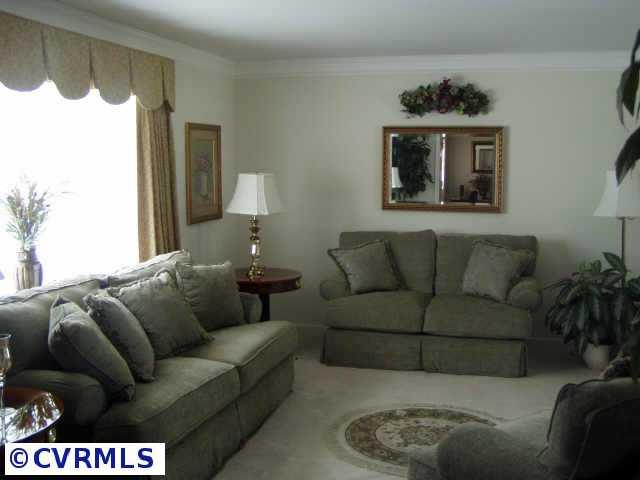2404 Prestwick Road Henrico, VA 23294 - Photo 4 of 10 Gallery Image 4