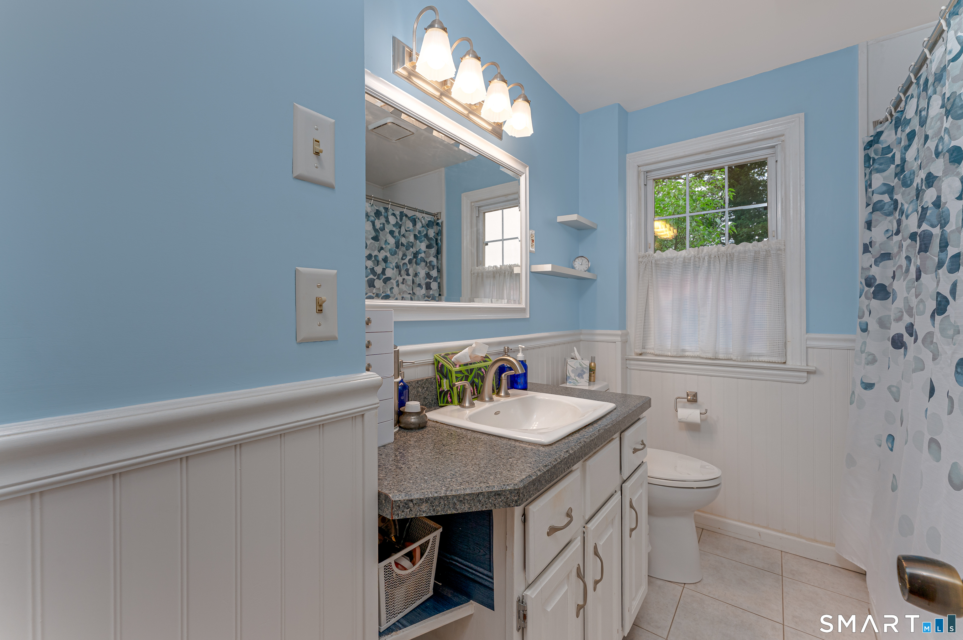 237 Alexander Avenue Waterbury, CT 06705 - Photo 17 of 31