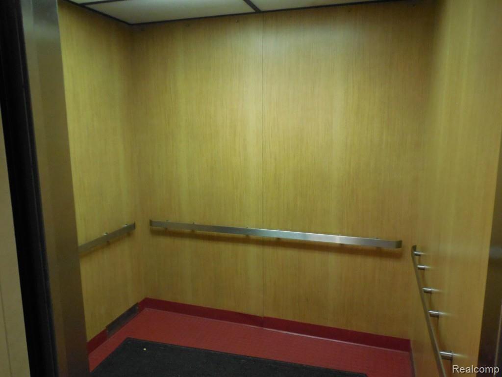 Large Cabin of the Elevator