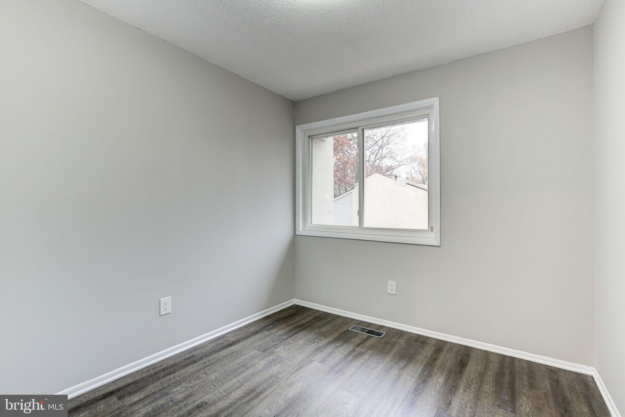 2394 Southgate Square Reston, VA 20191 - Photo 31 of 58 bedroom 3