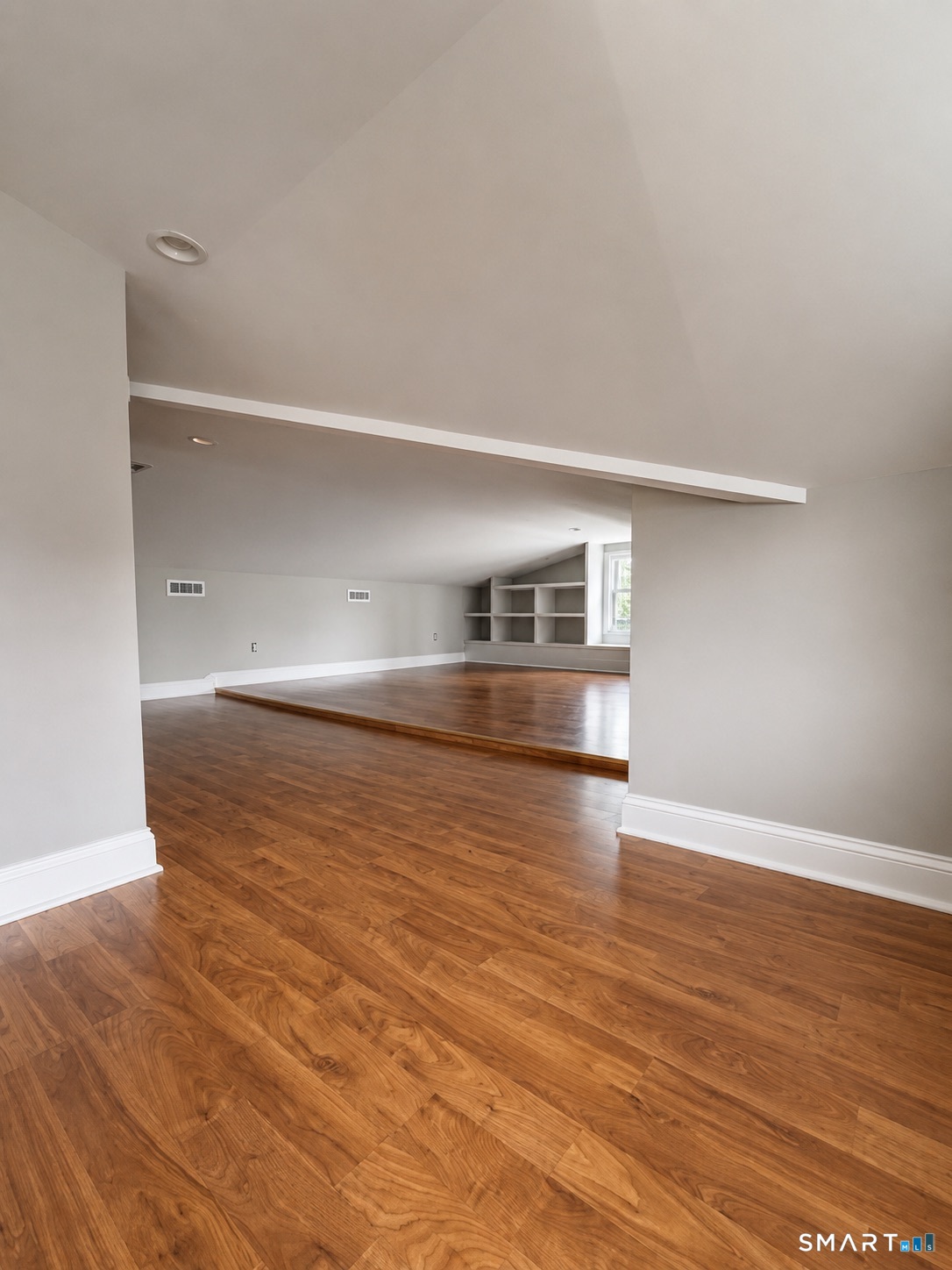 560 Old Town Road Trumbull, CT 06611 - Photo 12 of 25