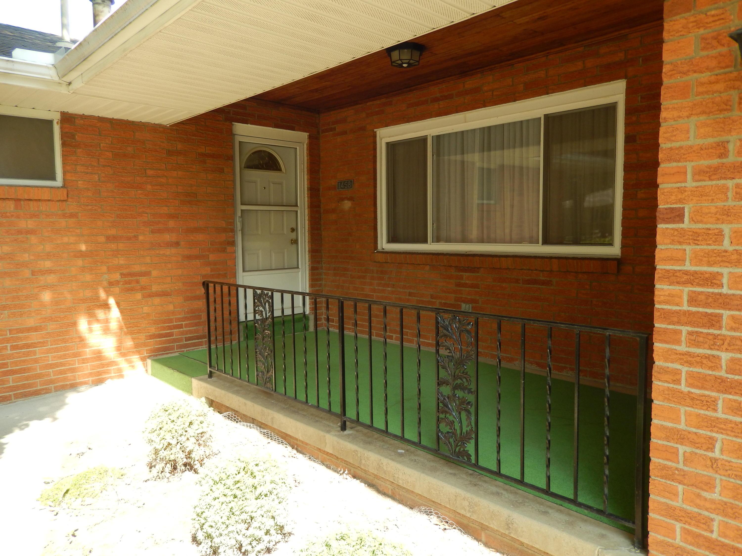 1458 Hedgewood Road Columbus, OH 43229 - Photo 4 of 37 Gallery Image 4