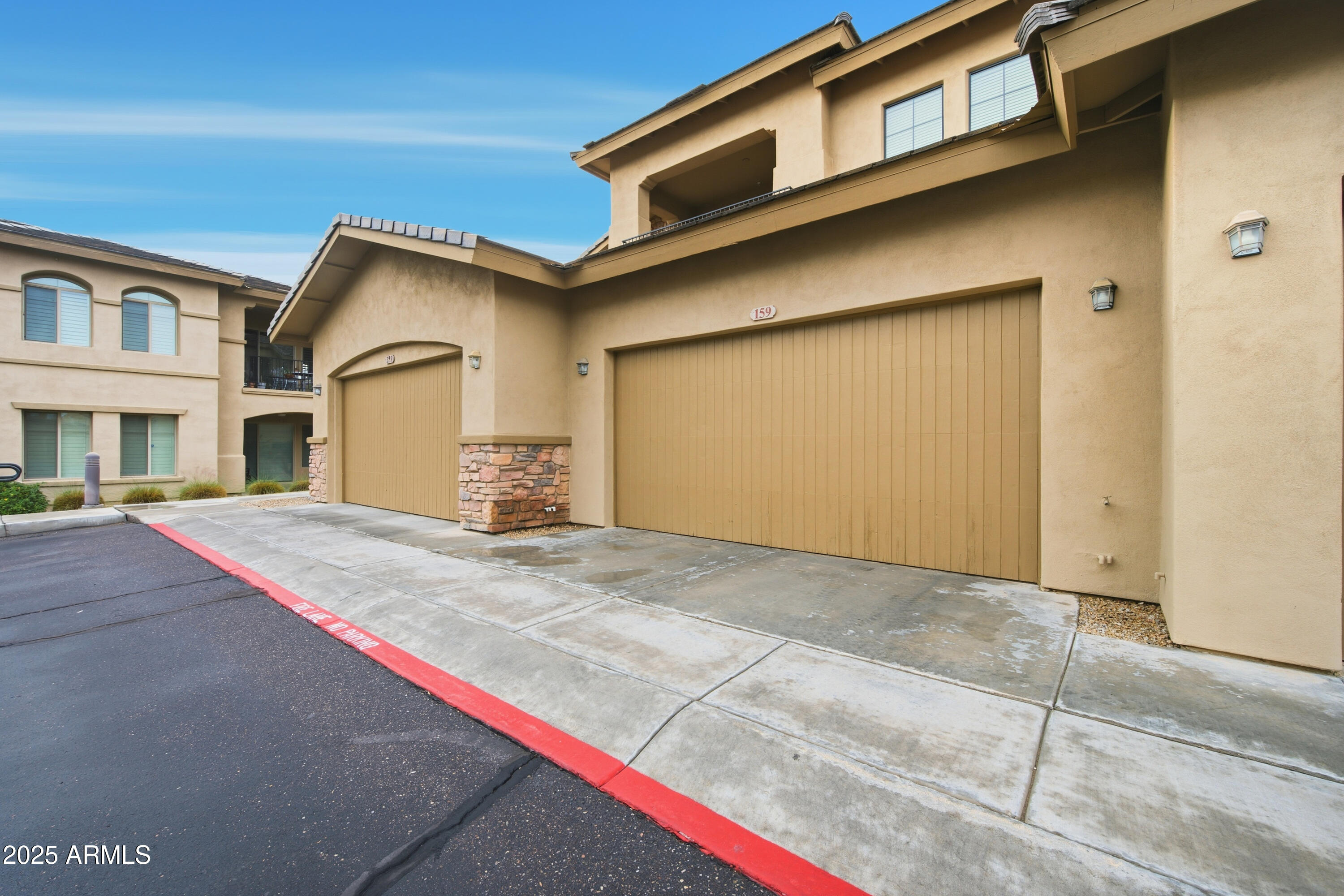 15550 South 5th Avenue, Unit 159 Phoenix, AZ 85045 - Photo 31 of 44 a bathroom with a sink and a mirror
