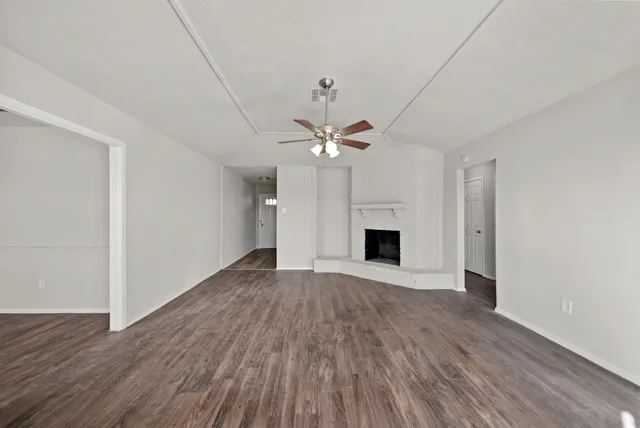 $1,795 | 13719 Southline Road, Sugar Land, TX 77498