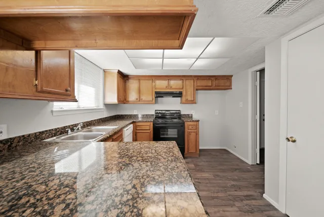 $1,795 | 13719 Southline Road, Sugar Land, TX 77498