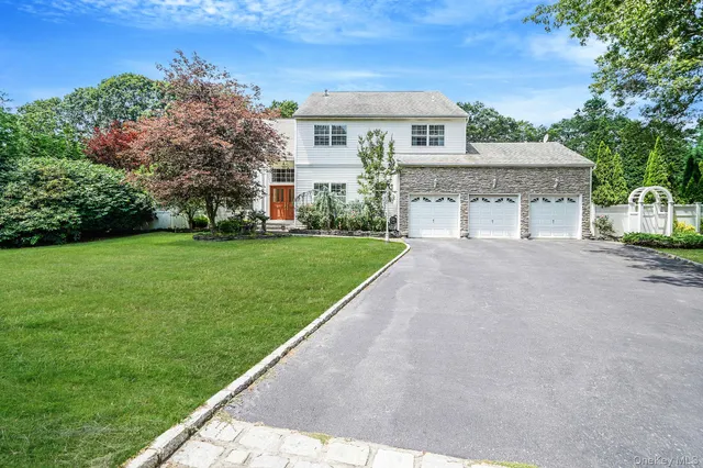 $999,999 | 7 Sara Court, Nesconset, NY 11767