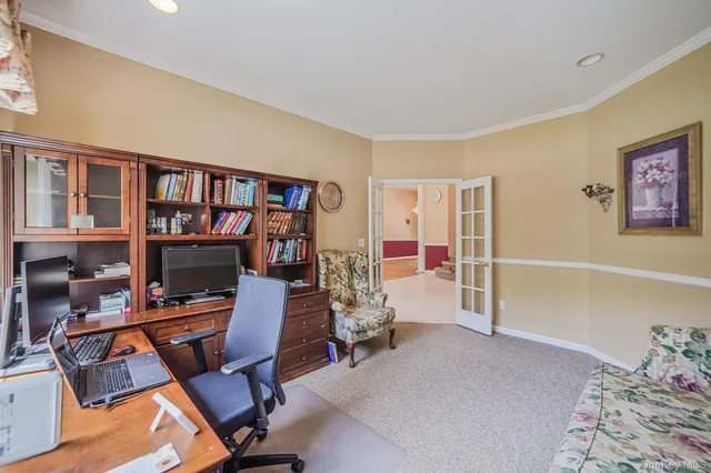 $999,999 | 7 Sara Court, Nesconset, NY 11767